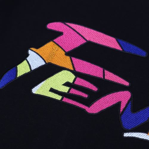 2022新作 2色可選 フェンディブランド コピー 半袖Tシャツ 個性的なデザ スタイリッシュな印象 頑丈な素材 ラックスした雰囲気