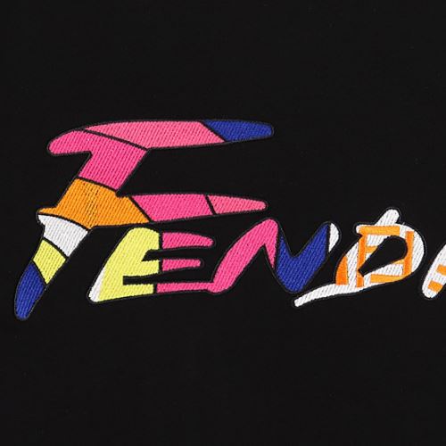 2022新作 2色可選 フェンディブランド コピー 半袖Tシャツ 個性的なデザ スタイリッシュな印象 頑丈な素材 ラックスした雰囲気