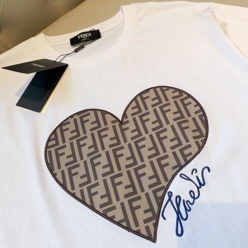 2022新作 2色可選 ラウンドネック 半袖Tシャツ デザイン性の高い プリント 着心地満点 フェンディスーパーコピー 激安 着回し度抜群