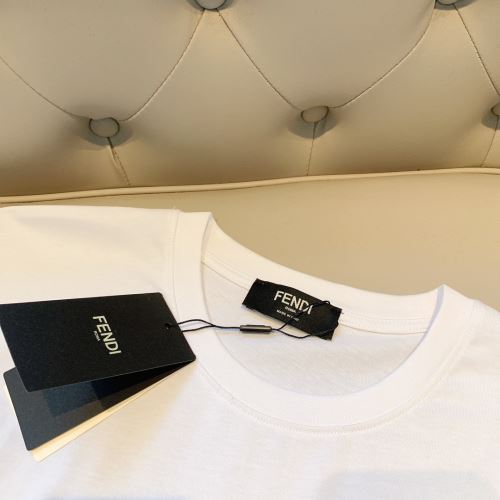 2022新作 2色可選 ラウンドネック 半袖Tシャツ デザイン性の高い プリント 着心地満点 フェンディスーパーコピー 激安 着回し度抜群