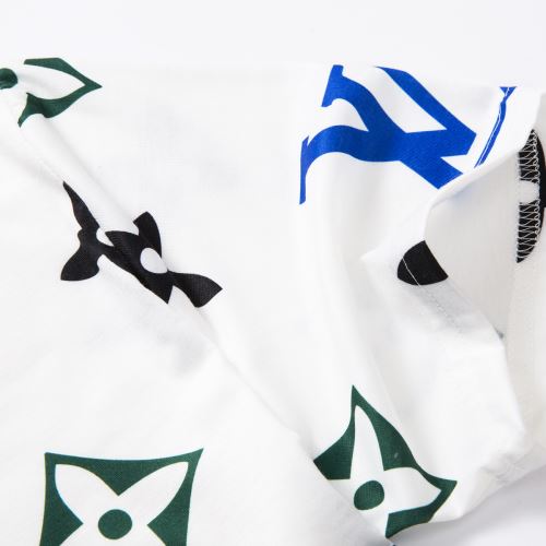 ルイ ヴィトンコピー ブランド 2色可選 半袖Tシャツ プリント 収縮性のある 魅力ファッション 2022新作 着心地満点