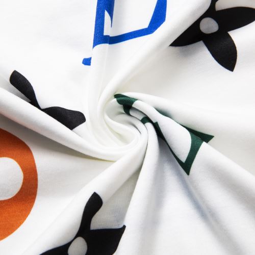 ルイ ヴィトンコピー ブランド 2色可選 半袖Tシャツ プリント 収縮性のある 魅力ファッション 2022新作 着心地満点