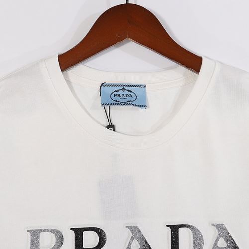 プラダ PRADA 注目のアイテム Tシャツプラダコピー 2色可選 ラウンドネック 2022新作 カッコいい印象を付ける プリント