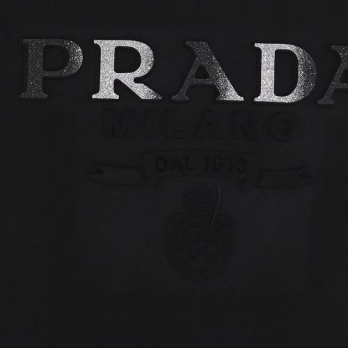 プラダ PRADA 注目のアイテム Tシャツプラダコピー 2色可選 ラウンドネック 2022新作 カッコいい印象を付ける プリント