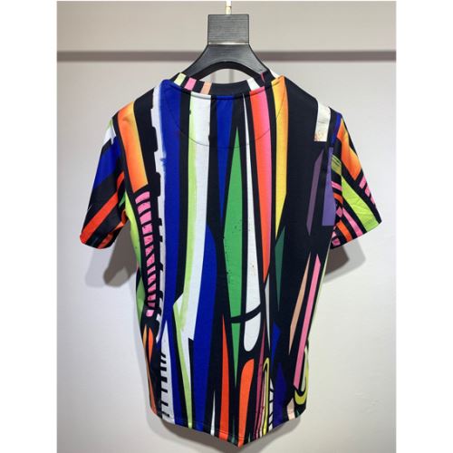 ヴェルサーチスーパーコピー 2022新作 Tシャツ 魅力ファッション ヴェルサーチVERSACE 使い勝手抜群 ストライプ 柔らかい手触り