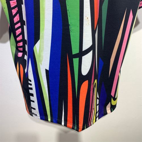ヴェルサーチスーパーコピー 2022新作 Tシャツ 魅力ファッション ヴェルサーチVERSACE 使い勝手抜群 ストライプ 柔らかい手触り