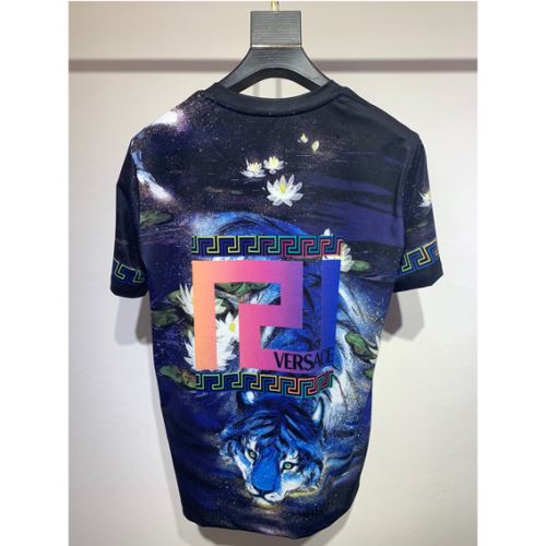 プリント 優しいフィット感 ラウンドネック 半袖Tシャツ 最安値に挑戦 バリエーションに富む ヴェルサーチコピー 2022新作 ヴェルサーチVERSACE