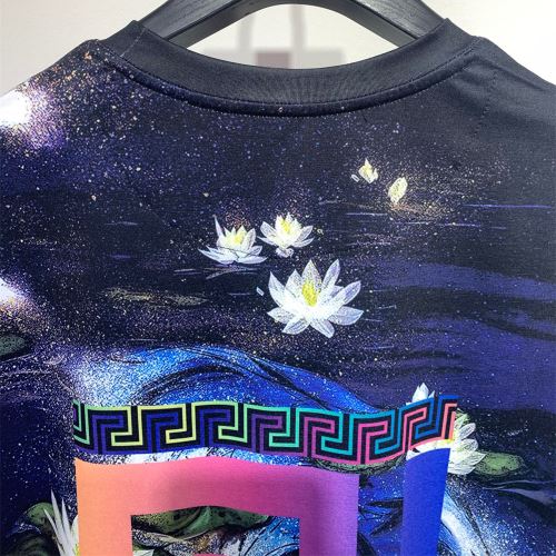 プリント 優しいフィット感 ラウンドネック 半袖Tシャツ 最安値に挑戦 バリエーションに富む ヴェルサーチコピー 2022新作 ヴェルサーチVERSACE