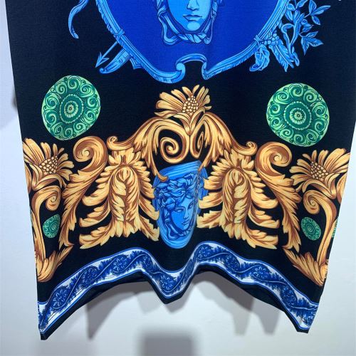 気軽にカジュアルに使える ヴェルサーチVERSACE 乾きやすい Tシャツ 2022新作 レジャー ヴェルサーチコピー ブランド 豊富なサイズ