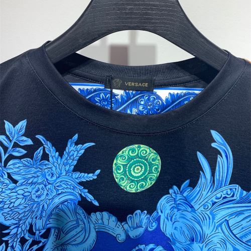 気軽にカジュアルに使える ヴェルサーチVERSACE 乾きやすい Tシャツ 2022新作 レジャー ヴェルサーチコピー ブランド 豊富なサイズ