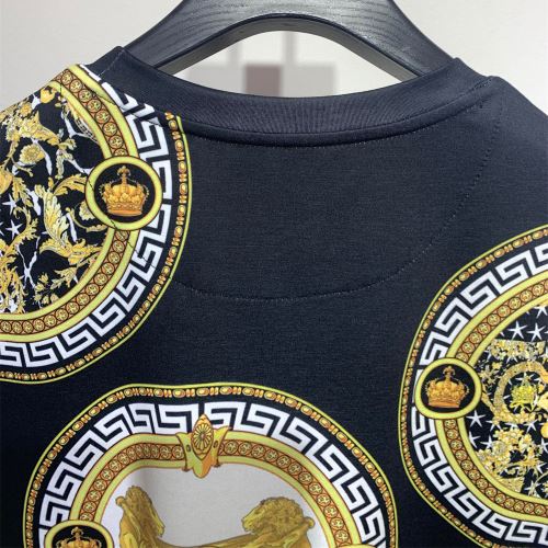 クールビズ ヴェルサーチブランド 偽物 通販 ヴェルサーチVERSACE ラウンドネック 半袖Tシャツ 2022新作 着心地抜群 プリント