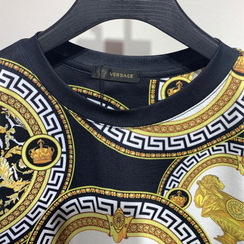 クールビズ ヴェルサーチブランド 偽物 通販 ヴェルサーチVERSACE ラウンドネック 半袖Tシャツ 2022新作 着心地抜群 プリント