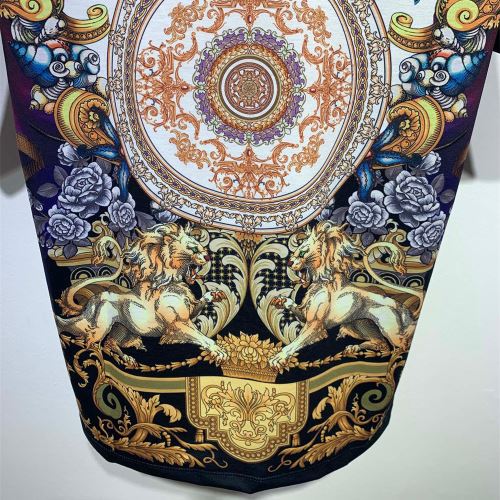 2022新作 ヴェルサーチVERSACE 希少価値大！半袖Tシャツ 乾きやすい デザイン性の高い オリジナル 収縮性のある ヴェルサーチブランドコピー