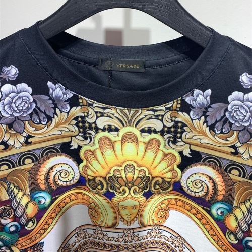 2022新作 ヴェルサーチVERSACE 希少価値大！半袖Tシャツ 乾きやすい デザイン性の高い オリジナル 収縮性のある ヴェルサーチブランドコピー