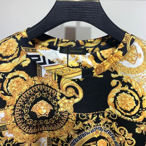 Tシャツ 2022新作 細身のシルエット ヴェルサーチVERSACE ラウンドネック 吸汗性に優れ ヴェルサーチブランド コピー 高品質 人気