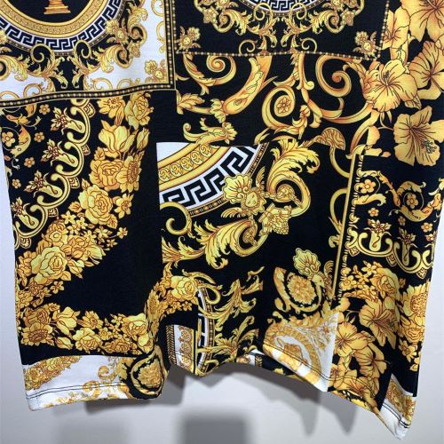 Tシャツ 2022新作 細身のシルエット ヴェルサーチVERSACE ラウンドネック 吸汗性に優れ ヴェルサーチブランド コピー 高品質 人気