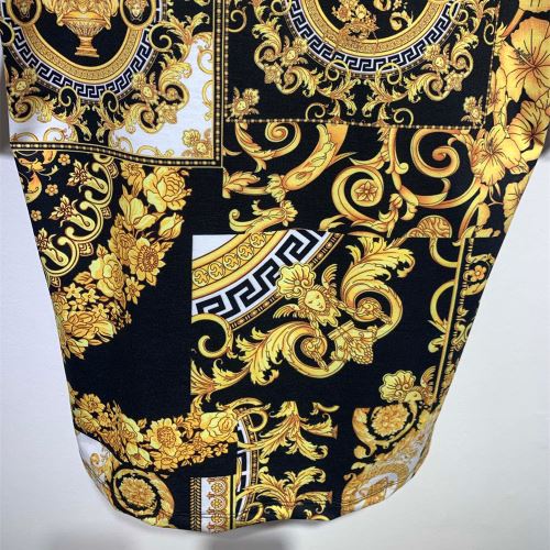 Tシャツ 2022新作 細身のシルエット ヴェルサーチVERSACE ラウンドネック 吸汗性に優れ ヴェルサーチブランド コピー 高品質 人気
