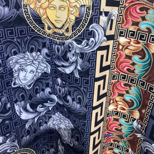 バリエーションに富む レジャー 2022新作 半袖Tシャツ 着回し度抜群 ヴェルサーチスーパーコピー 個性的なデザ