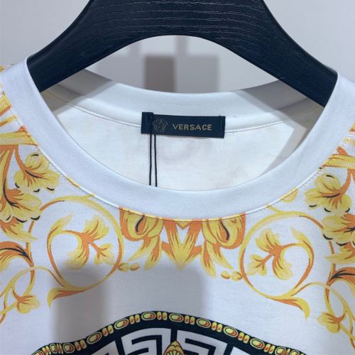 ヴェルサーチ偽物ブランド 半袖Tシャツ 自分らしいスタイリング 2022新作 カジュアル 通気性に優れた