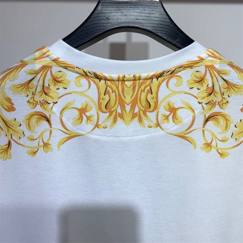 ヴェルサーチ偽物ブランド 半袖Tシャツ 自分らしいスタイリング 2022新作 カジュアル 通気性に優れた