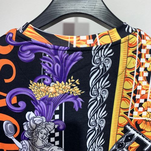 ヴェルサーチスーパーコピー 耐久性に優れ しわになりにくい 2022新作 Tシャツ 優しいフィット感