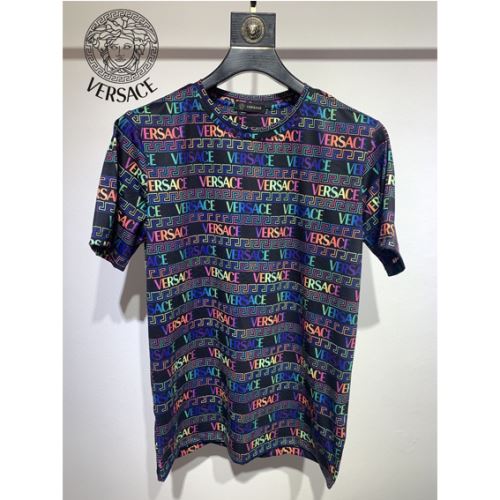スタイリッシュな印象 2022新作 半袖Tシャツ 長く愛用できる ヴェルサーチブランド 偽物 通販 ラウンドネック