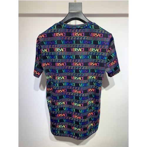 スタイリッシュな印象 2022新作 半袖Tシャツ 長く愛用できる ヴェルサーチブランド 偽物 通販 ラウンドネック