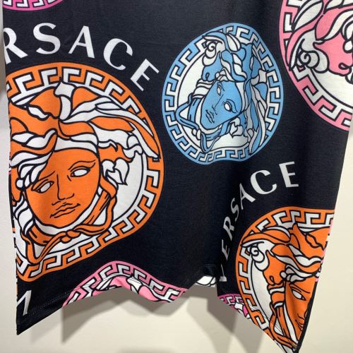 カラーラインナップ 2022新作 ヴェルサーチスーパーコピー 代引 半袖Tシャツ ラウンドネック 希少価値大！