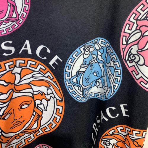 カラーラインナップ 2022新作 ヴェルサーチスーパーコピー 代引 半袖Tシャツ ラウンドネック 希少価値大！