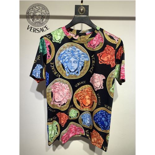 Tシャツ 海外限定ライン 気軽にカジュアルに使える ヴェルサーチブランドスーパーコピー 2022新作 ラックスした雰囲気