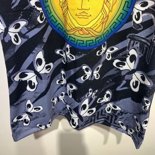 ヴェルサーチブランドスーパーコピー 半袖Tシャツ 2022新作 オリジナル 高品質 人気 カッコいい印象を付ける