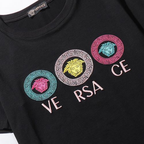 クールビズ 大好評 ヴェルサーチ偽物ブランド 半袖Tシャツ ラウンドネック 2022新作 ラックスした雰囲気 2色可選