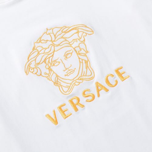 ヴェルサーチブランドスーパーコピー 2022新作 流行に関係なく長年愛用できる 2色可選 Tシャツ コスパ最高のプライス