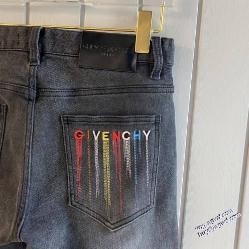 ヒゲと掴み加工 ジーンズ 2022新作 ジバンシー GIVENCHY 履き心地よい 程よい丈感 ジバンシィブランドスーパーコピー 高級感ある