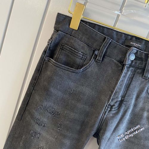 ヒゲと掴み加工 ジーンズ 2022新作 ジバンシー GIVENCHY 履き心地よい 程よい丈感 ジバンシィブランドスーパーコピー 高級感ある
