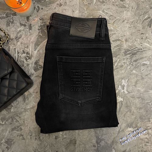 極上の着心地 ジバンシィコピー 生地結構伸びる 2022新作 ジバンシー GIVENCHY ジーンズ 窮屈感はゼロ ブリーチ加工デニムパンツ