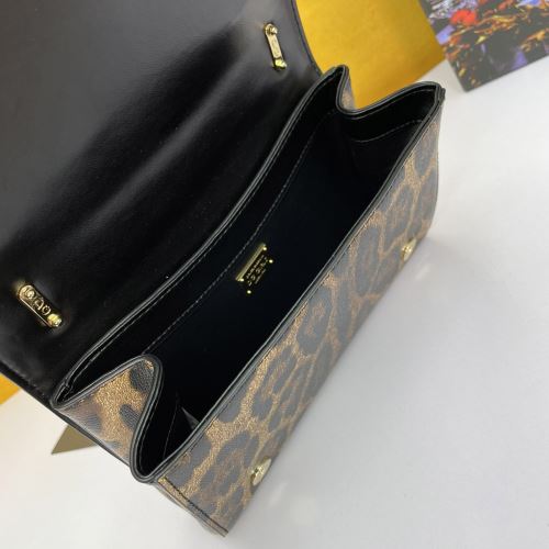 ワンショルダーバッグ 個性的なデザ レディースバッグ キャリア女性のお悩み解決 ドルチェ&ガッバーナスーパーコピー 2022新作 バランスのいい大きさ