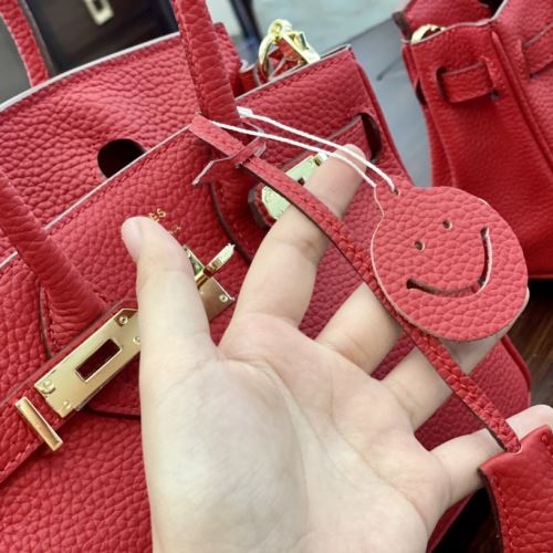 極上の着心地 エルメスコピーブランド キャリア女性のお悩み解決 ファスナーポケット付 ハンドバッグ 2022新作