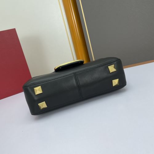 利便性に優れ ヴァレンティノコピーブランド ショルダーバッグ 個性的に溢れる 売れ筋のいい 2022新作 活躍のバッグ 多色選択可