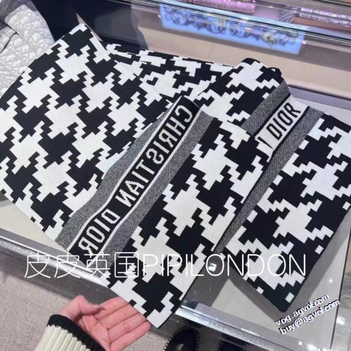 ディオール DIOR 持ち運びしやすい ディオールブランドコピー 定番のアイテム チェック柄 なめらかな手触り ラムウール 暖かく UVカットマフラー 2022新作