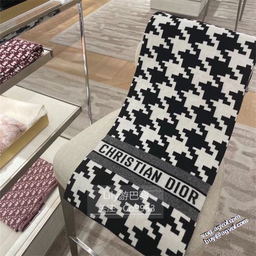 ディオール DIOR 持ち運びしやすい ディオールブランドコピー 定番のアイテム チェック柄 なめらかな手触り ラムウール 暖かく UVカットマフラー 2022新作