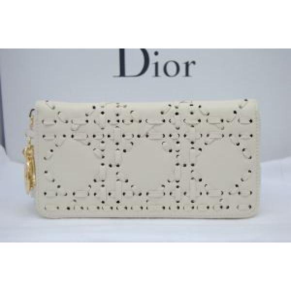 2026夏コーデにDIOR ディオール  レディース財布 CD2841.107.