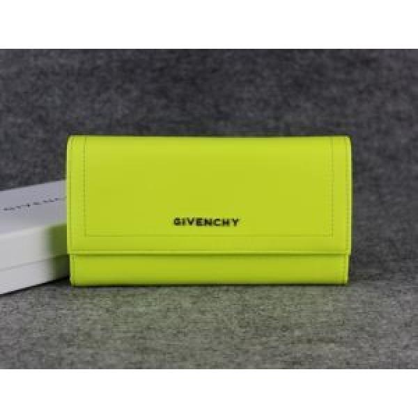高級感演出 2025 GIVENCHY ジバンシー  レディース財布 8018.104.