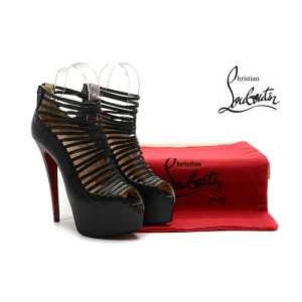 抜群の雰囲気が作れる!2026 Christian Louboutin クリスチャンルブタンパンプス