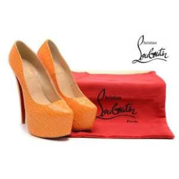 高級感演出 2026 Christian Louboutin クリスチャンルブタンパンプス