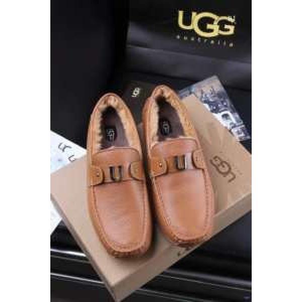 格安！ 2026秋冬 UGG インナーボアモカシンシューズ  靴の滑り止め 2色可選
