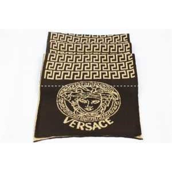 値下げ！2026-14秋冬 新作登場 VERSACE ヴェルサーチ マフラー
