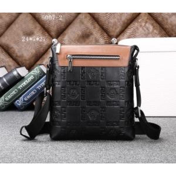 VERSACE ヴェルサーチ 2026 SALE!今季 メンズ用 斜め掛け/肩掛けバッグ6007-2.82.