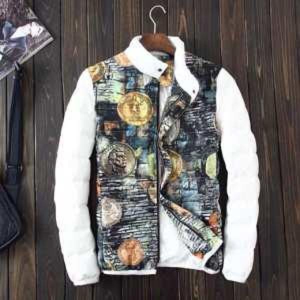 ★安心★追跡付  2025秋冬 VERSACE ヴェルサーチ 綿入れ 2色可選 防寒具としての機能もバッチリ