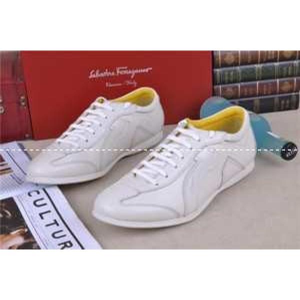 新入荷 FERRAGAMO フェラガモ スニーカー